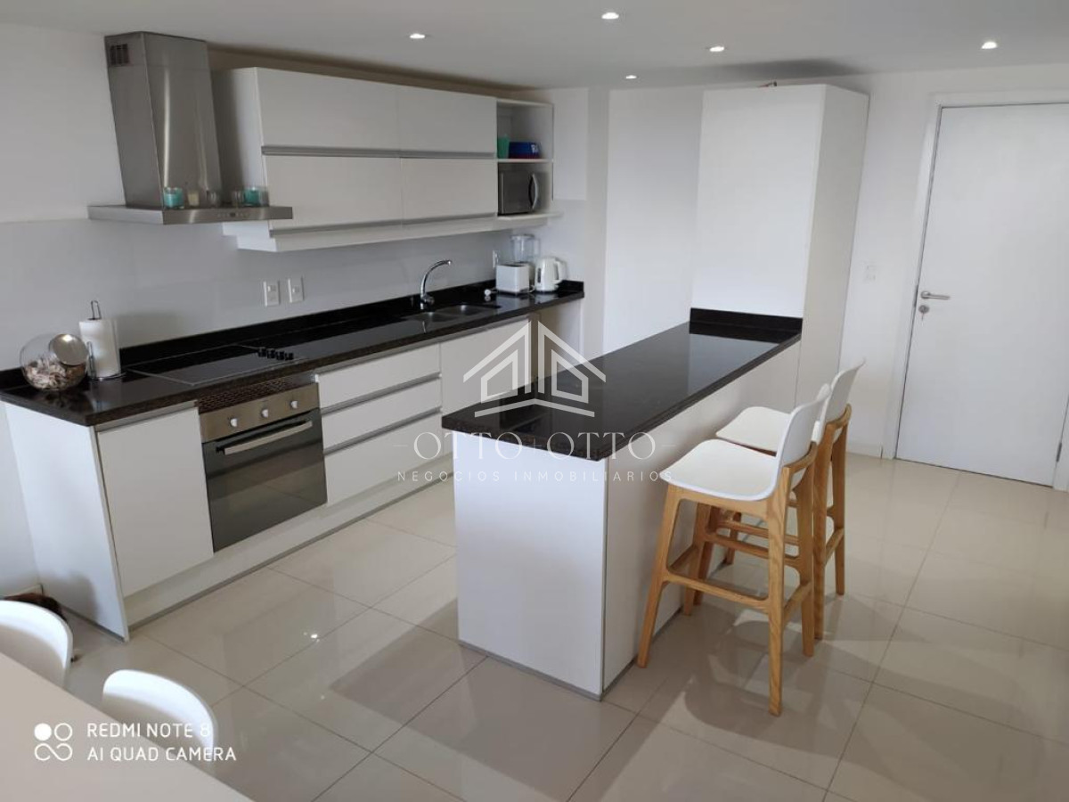 Apartamento ID.567 - Venta apartamento tres dormitorios punta del este edificio torre esmeralda