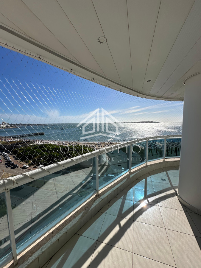 Apartamento ID.28459 - Lujoso apartamento en venta en Millenium Tower de Punta del Este frente al mar.