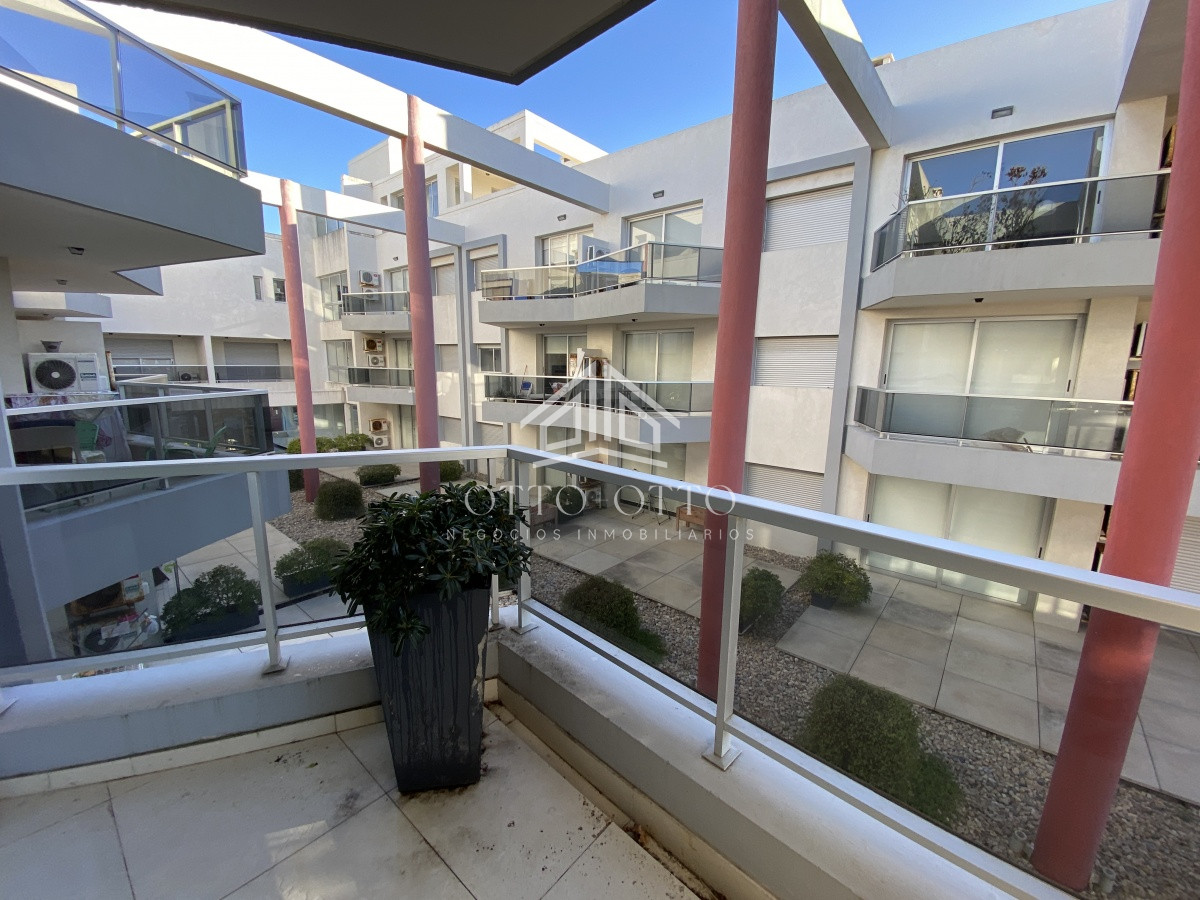 Apartamento ID.6334 - Apartamento en venta, 2 dormitorios, en la Peninsula de Punta del Este!