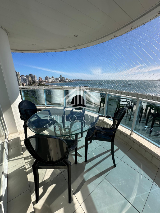 Apartamento ID.28459 - Lujoso apartamento en venta en Millenium Tower de Punta del Este frente al mar.