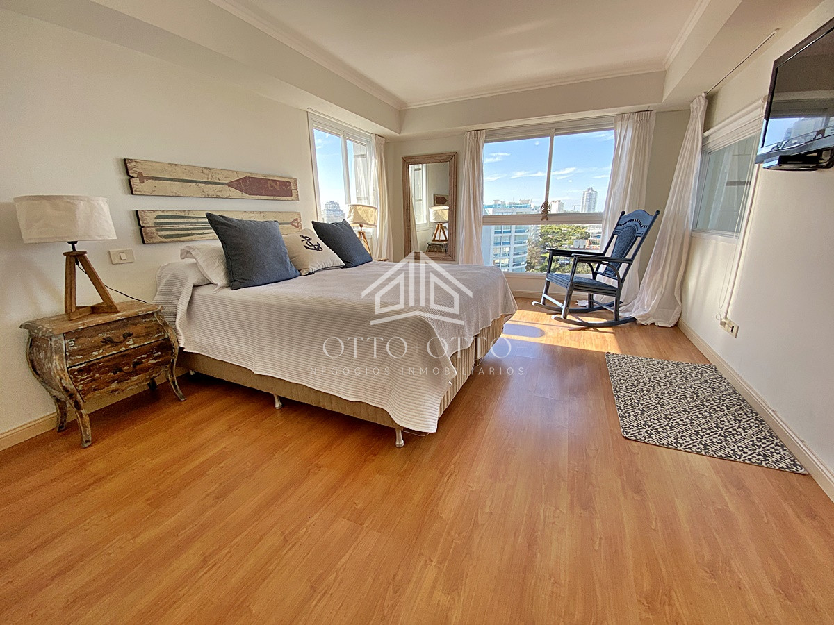 Apartamento ID.10825 - Gran Pent House en primera fila