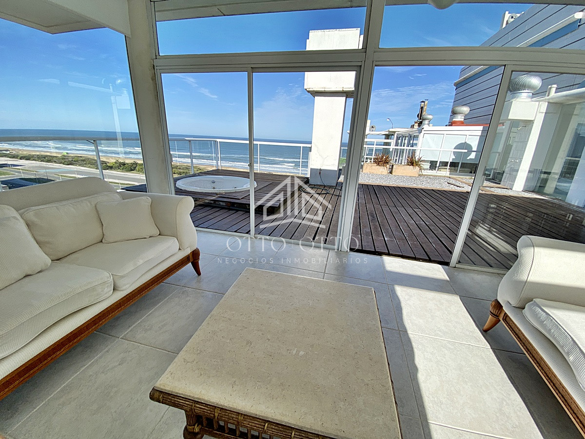 Apartamento ID.10825 - Gran Pent House en primera fila