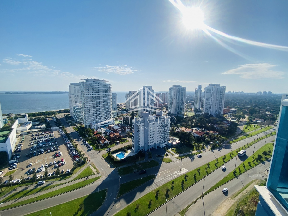 Apartamento ID.19011 - Hermoso apartamento de 3 dormitorios mas dependencia de servicio en venta