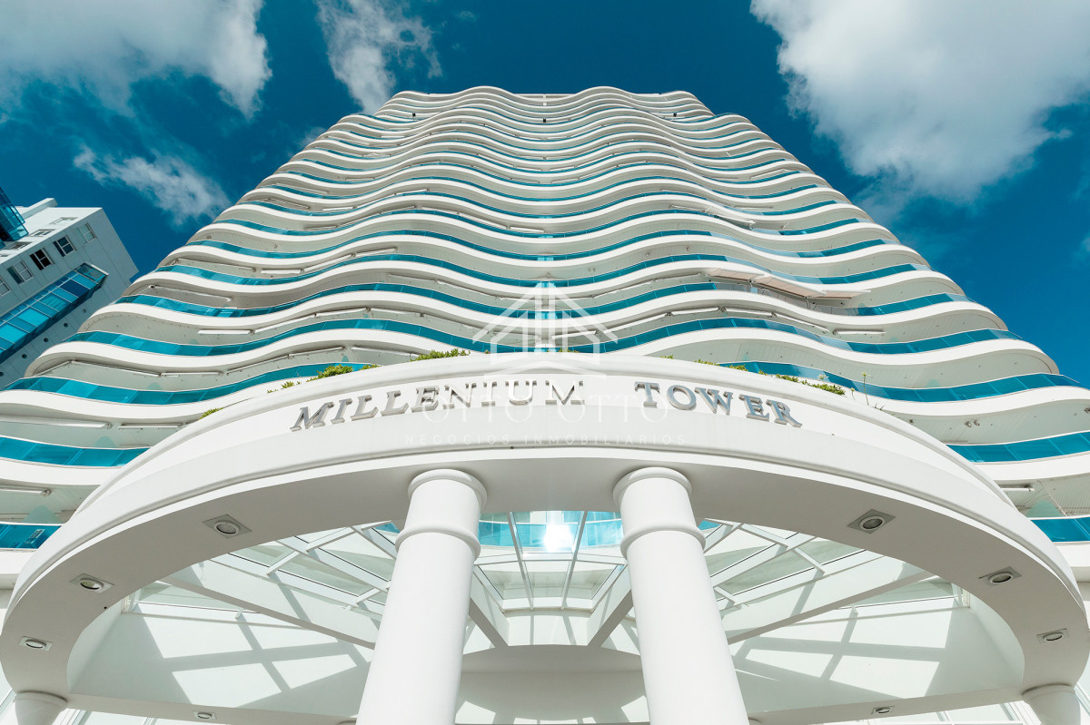 Apartamento ID.28459 - Lujoso apartamento en venta en Millenium Tower de Punta del Este frente al mar.