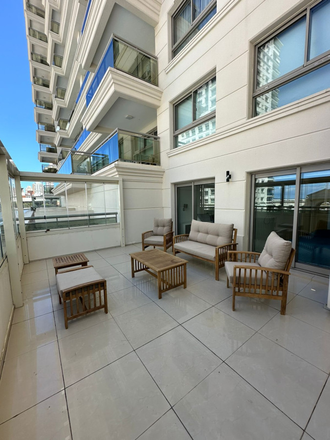 Venta apartamento dos dormitorios punta del este torre imperiale 