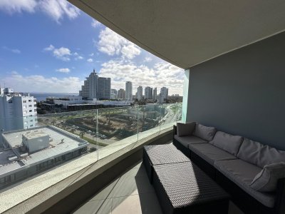 Venta apartamento tres dormitorios punta del este edificio Art Tower