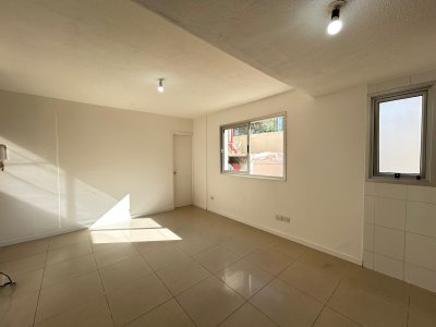 Alquiler anual un dormitorio punta del este edificio luna azul ii piscina