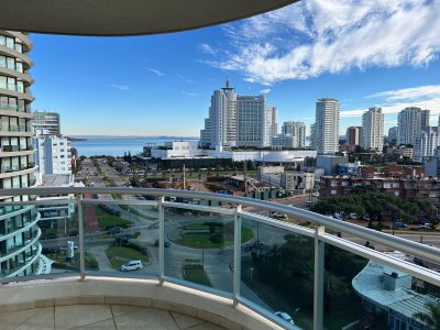 Venta apartamento tres dormitorios punta del este aidy grill vista al mar
