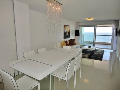 Punta del Este, 3 dormitorios con vista directa al mar