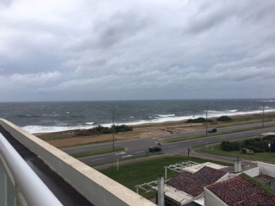 Apartamento en venta Playa Mansa 2 dormitorios