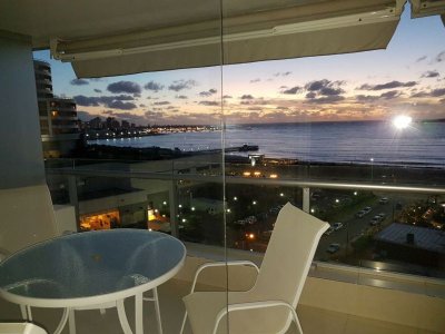 Apartamento en venta Playa Mansa 2 dormitorios