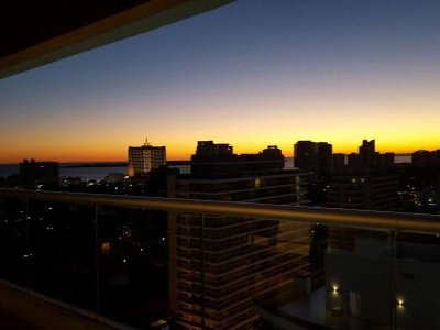 Alquiler apartamento tres dormitorios Punta del este playa Brava edificio Icon Brava