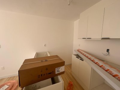 Venta apartamento un dormitorio Punta Del Este playa Mansa parrillero propio edificio Genova