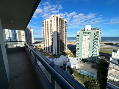 Venta apartamento dos dormitorios punta del este playa brava edificio siglo sol ii vista al mar