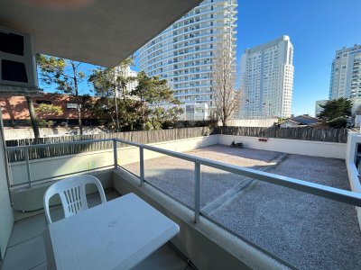 ALQUILER MONOAMBIENTE PUNTA DEL ESTE PLAYA MANSA EDIFICIO LUNA AZUL II