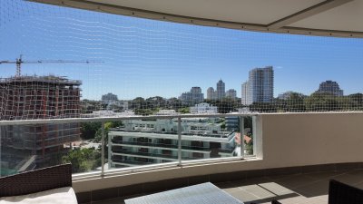 Venta apartamento dos dormitorios Punta del Este Playa Brava edificio Wind Tower