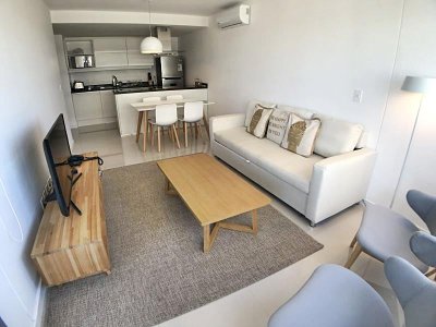 Venta apartamento dos dormitorios Punta del este Playa Brava edificio Torre esmeralda