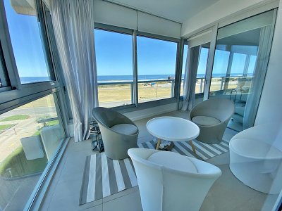 Apartamento de 3 dormitorios en venta en Punta del Este Playa Brava