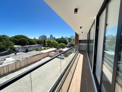 Venta apartamento dos dormitorios Punta del este Playa Mansa Parrillero propio