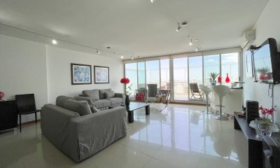 Amplio penthouse en zona para vivir todo el año