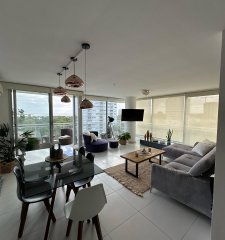 Espectacular apartamento 2 dormitorios en venta con vista a la Isla Gorriti en Punta del Este de 2 dormitorios 2 baños cochera incluida