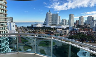 Venta apartamento tres dormitorios punta del este aidy grill vista al mar