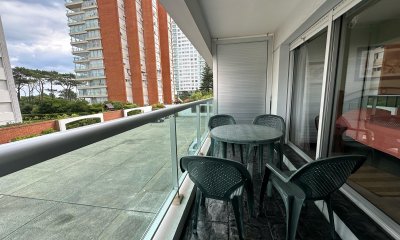 Venta apartamento un dormitorio punta del este Mansa edificio Palm Beach