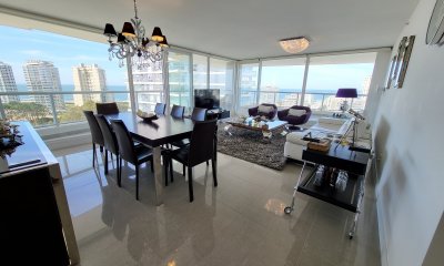 Torre de Categoría  en playa Brava