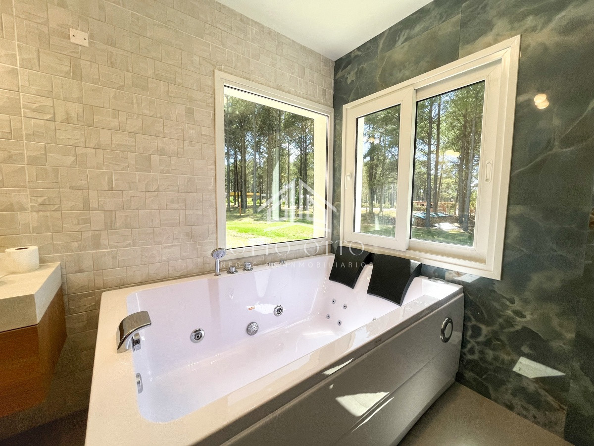 Casa ID.26338 - Casa en venta de 3 dormitorios y 3 baños, Chacras del Pinar