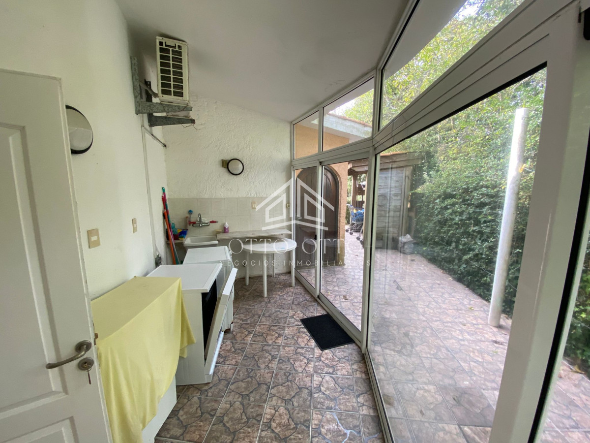 Casa ID.4392 - Casa en venta Lugano 5 dormitorios
