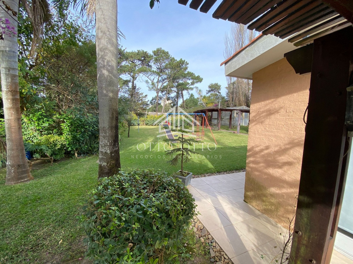 Casa ID.4392 - Casa en venta Lugano 5 dormitorios