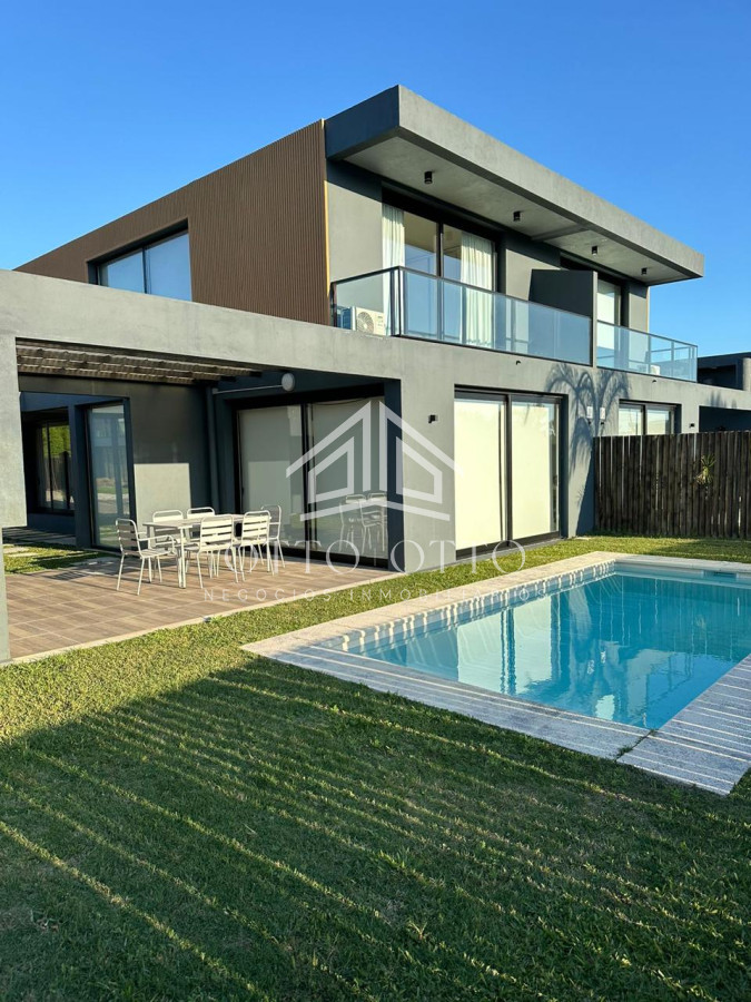Casa ID.25135 - Venta casa tres dormitorios Punta ballena