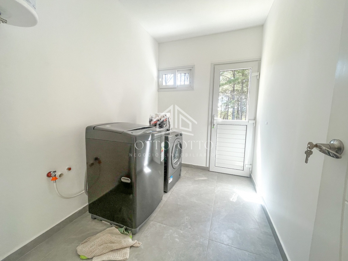 Casa ID.26338 - Casa en venta de 3 dormitorios y 3 baños, Chacras del Pinar
