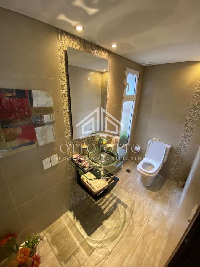 Casa ID.4392 - Casa en venta Lugano 5 dormitorios