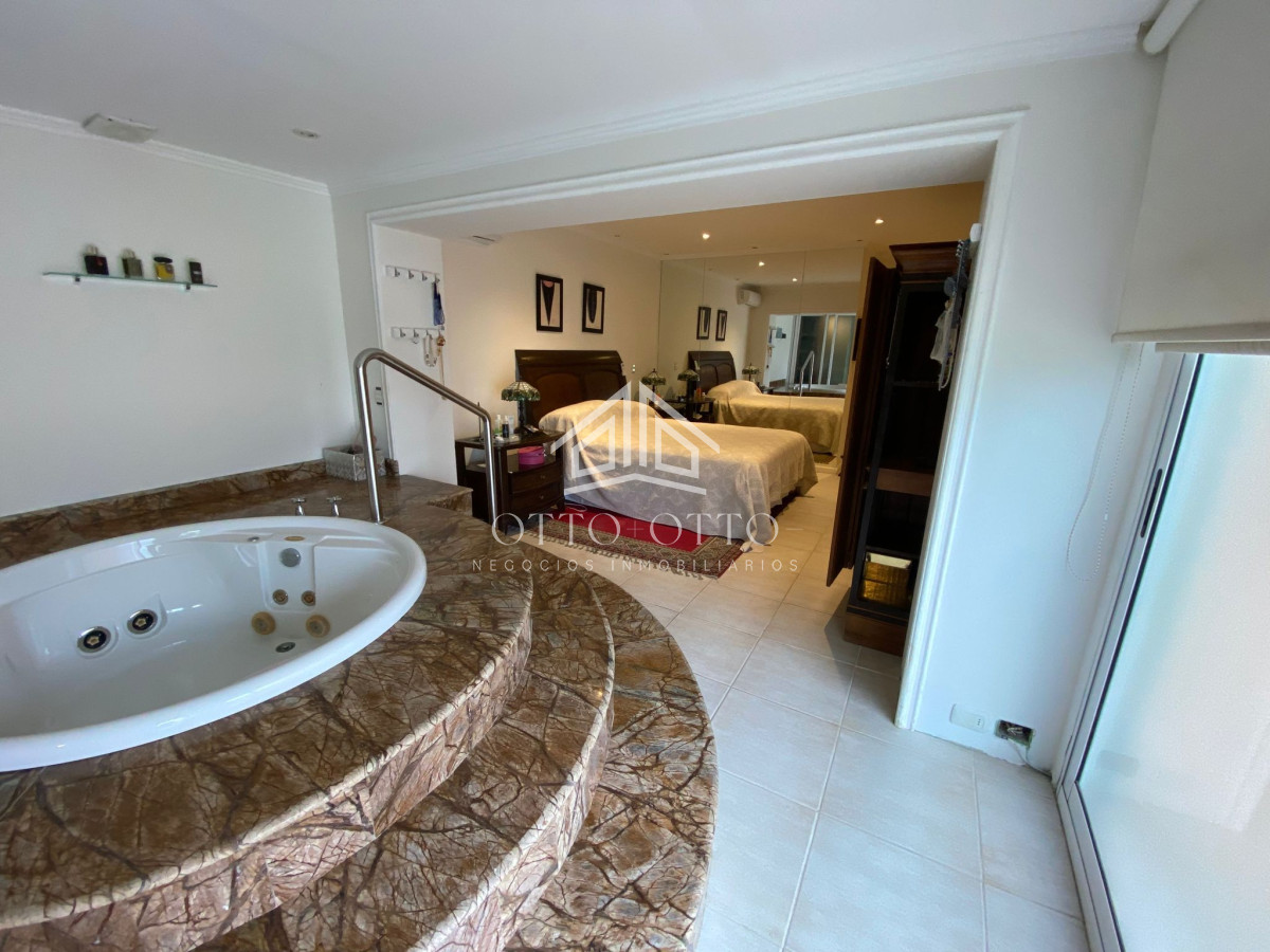 Casa ID.4392 - Casa en venta Lugano 5 dormitorios