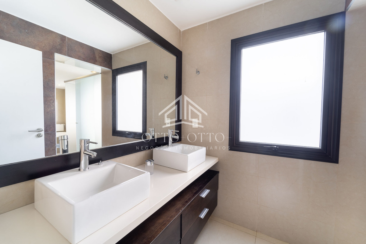Casa ID.27923 - Casa en venta en Punta del Este, barrio Privado La Arbolada 