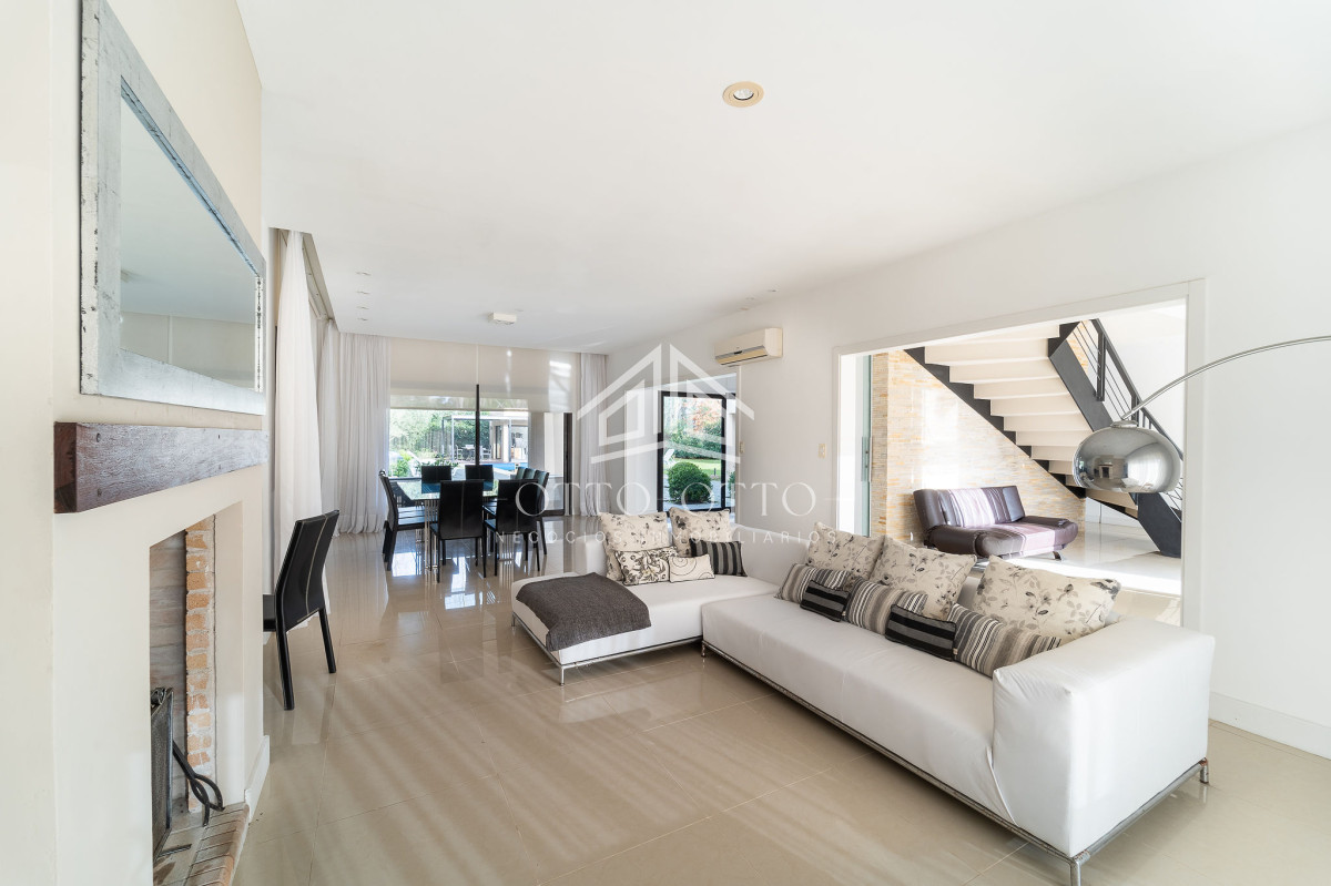 Casa ID.27923 - Casa en venta en Punta del Este, barrio Privado La Arbolada 