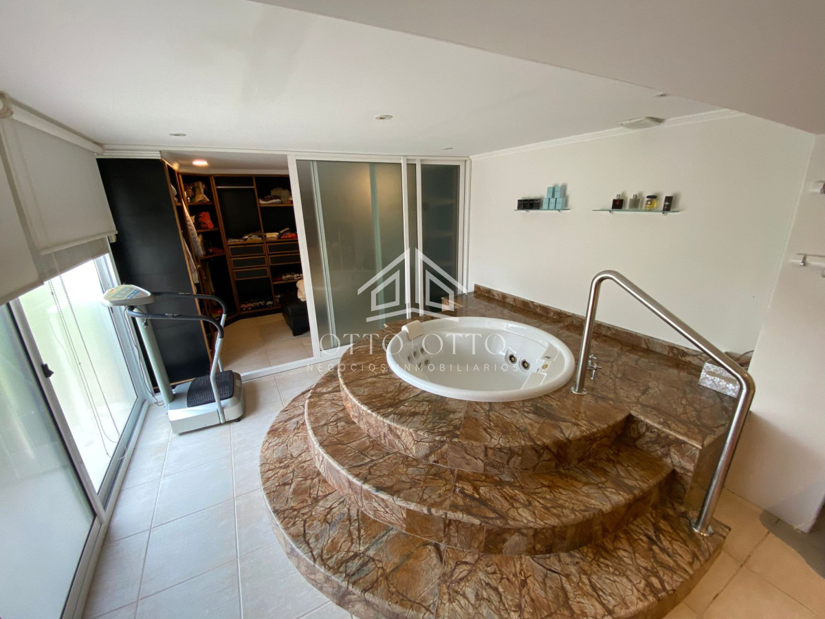 Casa ID.4392 - Casa en venta Lugano 5 dormitorios