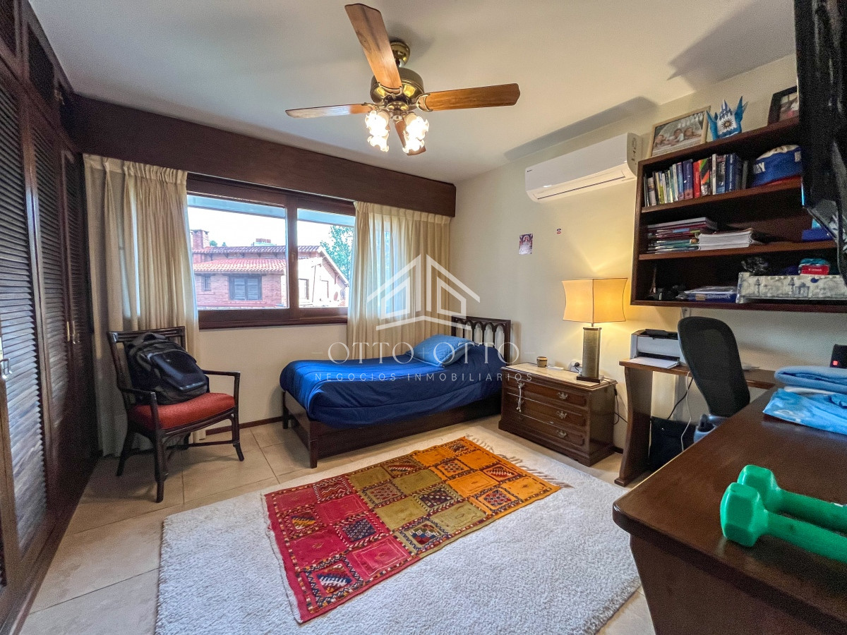 Casa ID.27009 - Casa en venta en Playa Mansa Punta del Este 