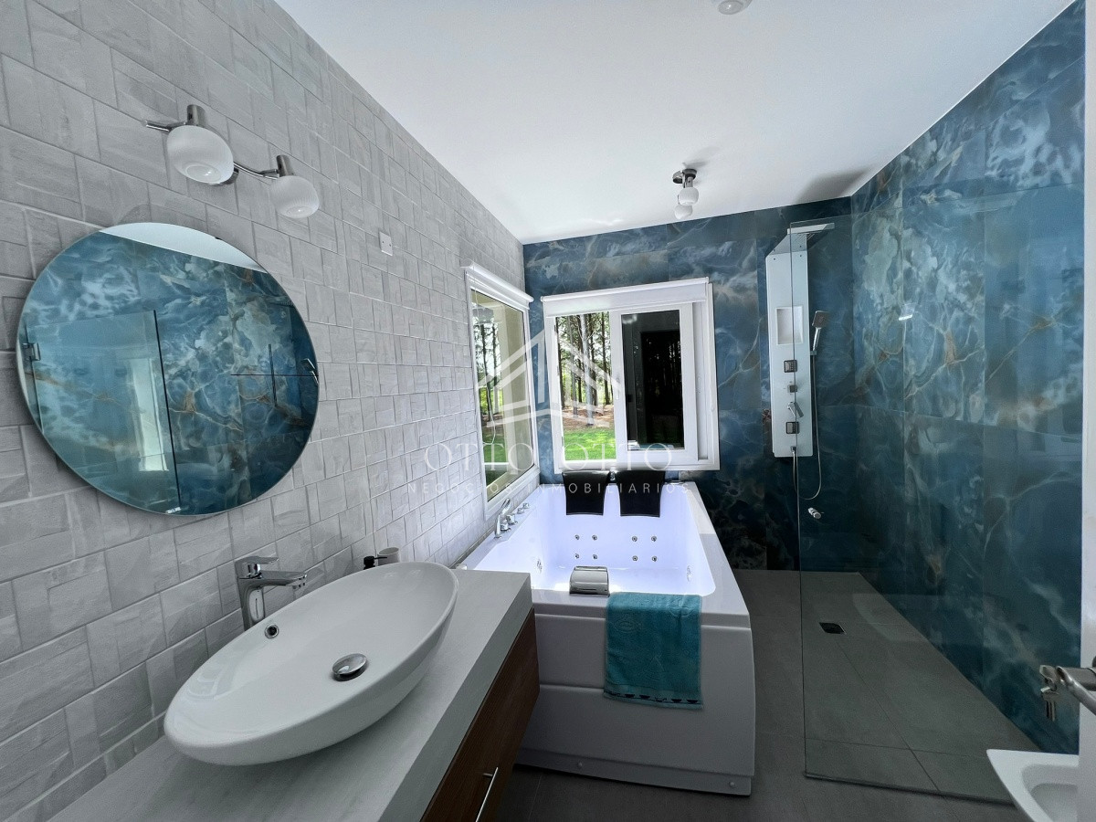 Casa ID.26338 - Casa en venta de 3 dormitorios y 3 baños, Chacras del Pinar