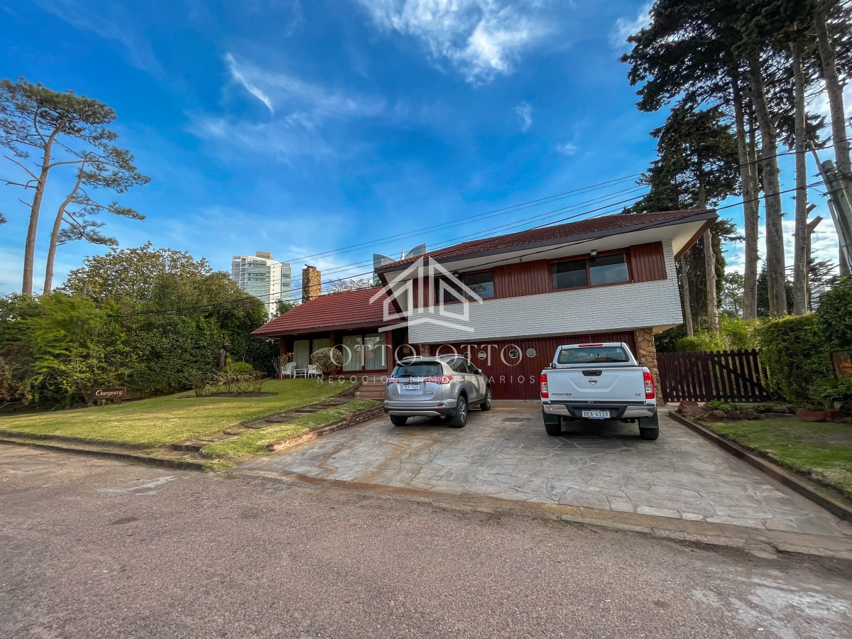 Casa ID.27009 - Casa en venta en Playa Mansa Punta del Este 