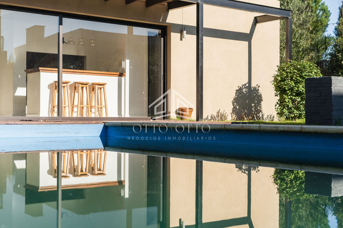 Casa ID.27923 - Casa en venta en Punta del Este, barrio Privado La Arbolada 