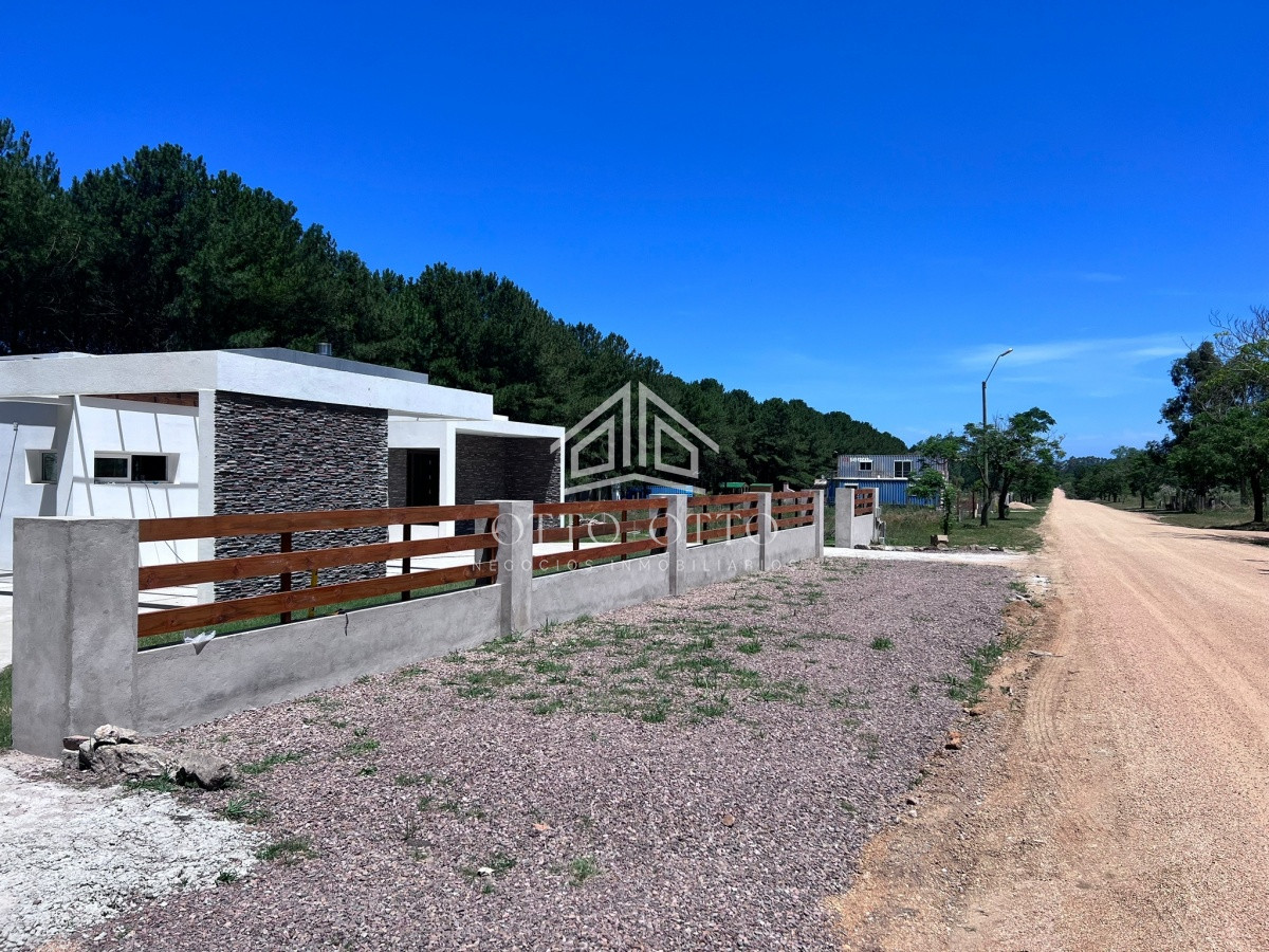 Casa ID.26338 - Casa en venta de 3 dormitorios y 3 baños, Chacras del Pinar