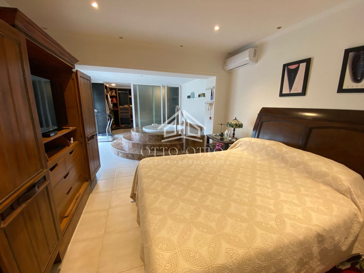 Casa ID.4392 - Casa en venta Lugano 5 dormitorios