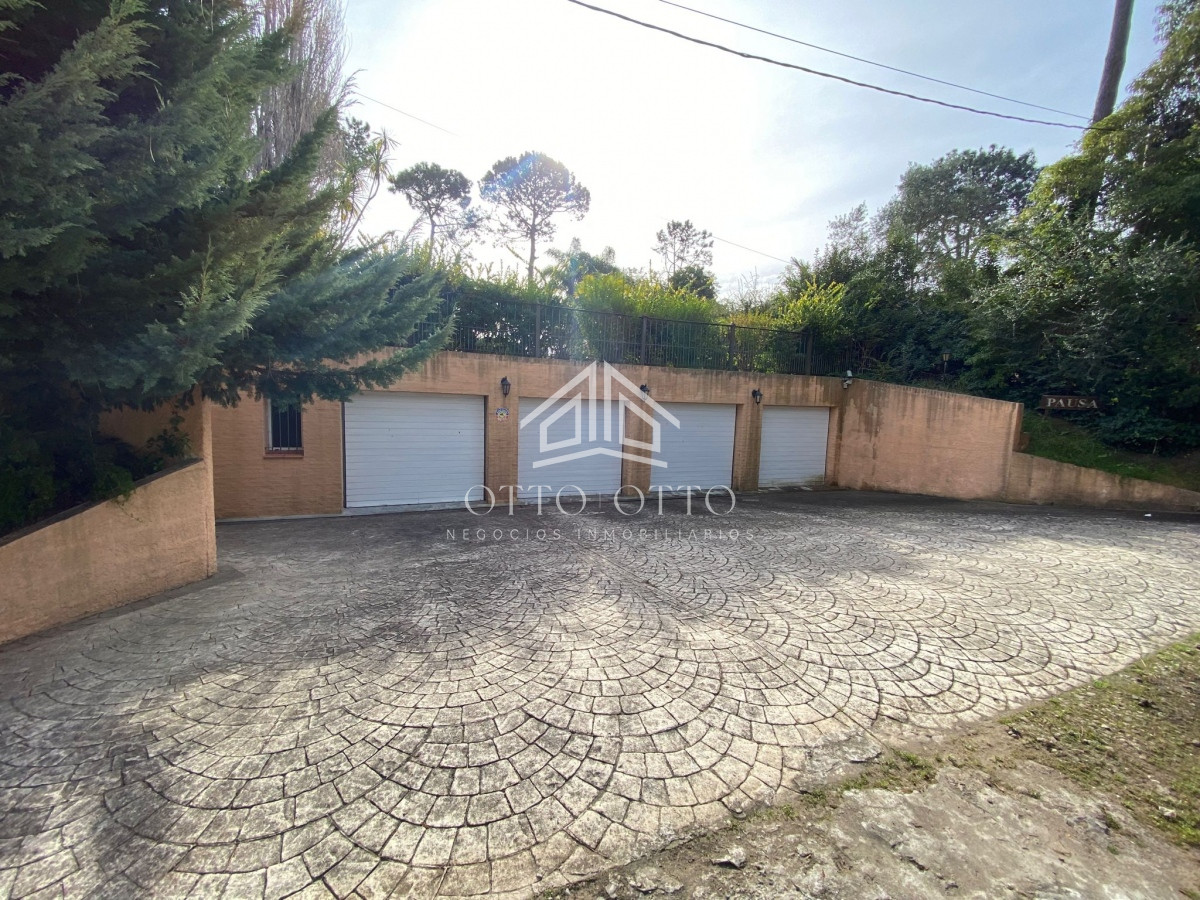Casa ID.4392 - Casa en venta Lugano 5 dormitorios
