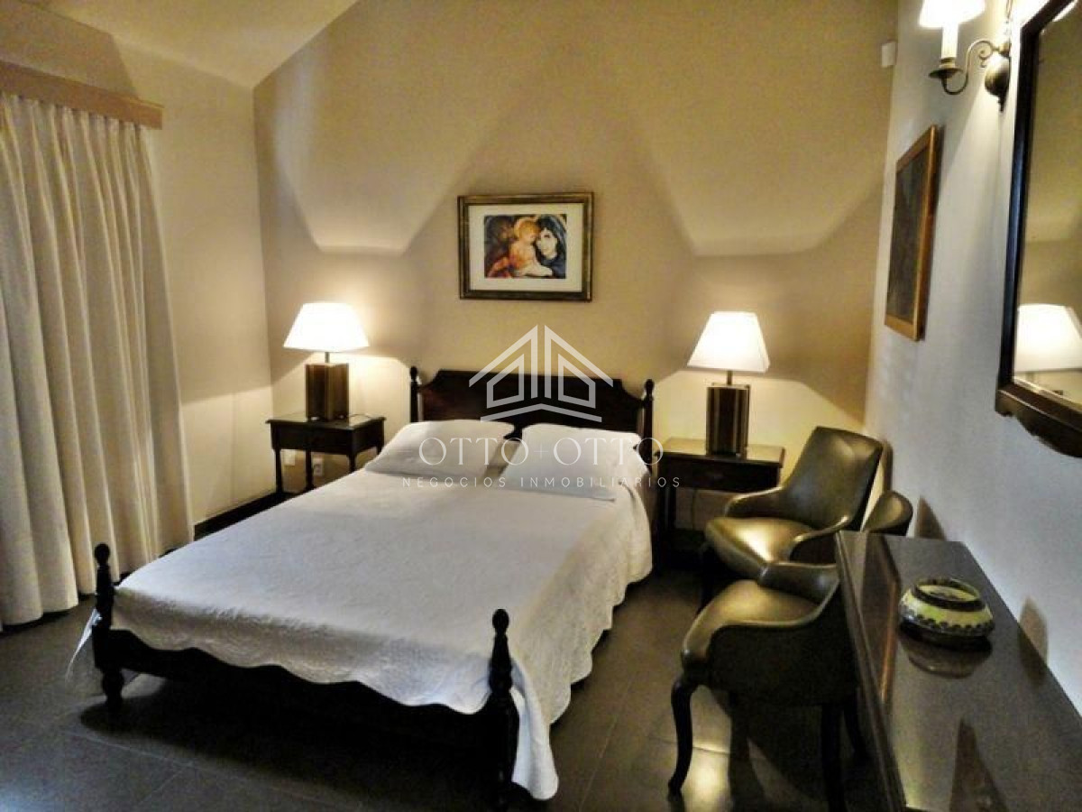Casa ID.36 - Casa en venta y alquiler temporario Playa Mansa primera fila 4 dormitorios