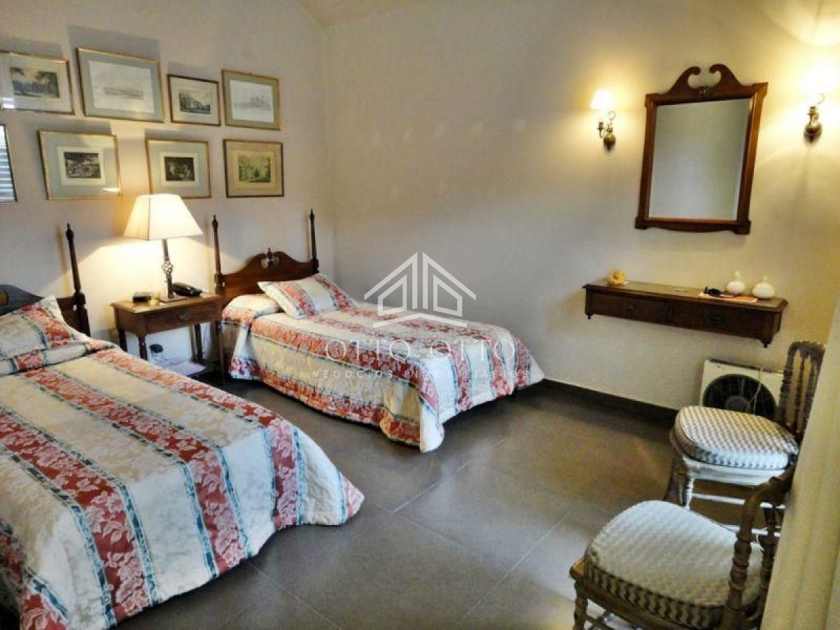 Casa ID.36 - Casa en venta y alquiler temporario Playa Mansa primera fila 4 dormitorios
