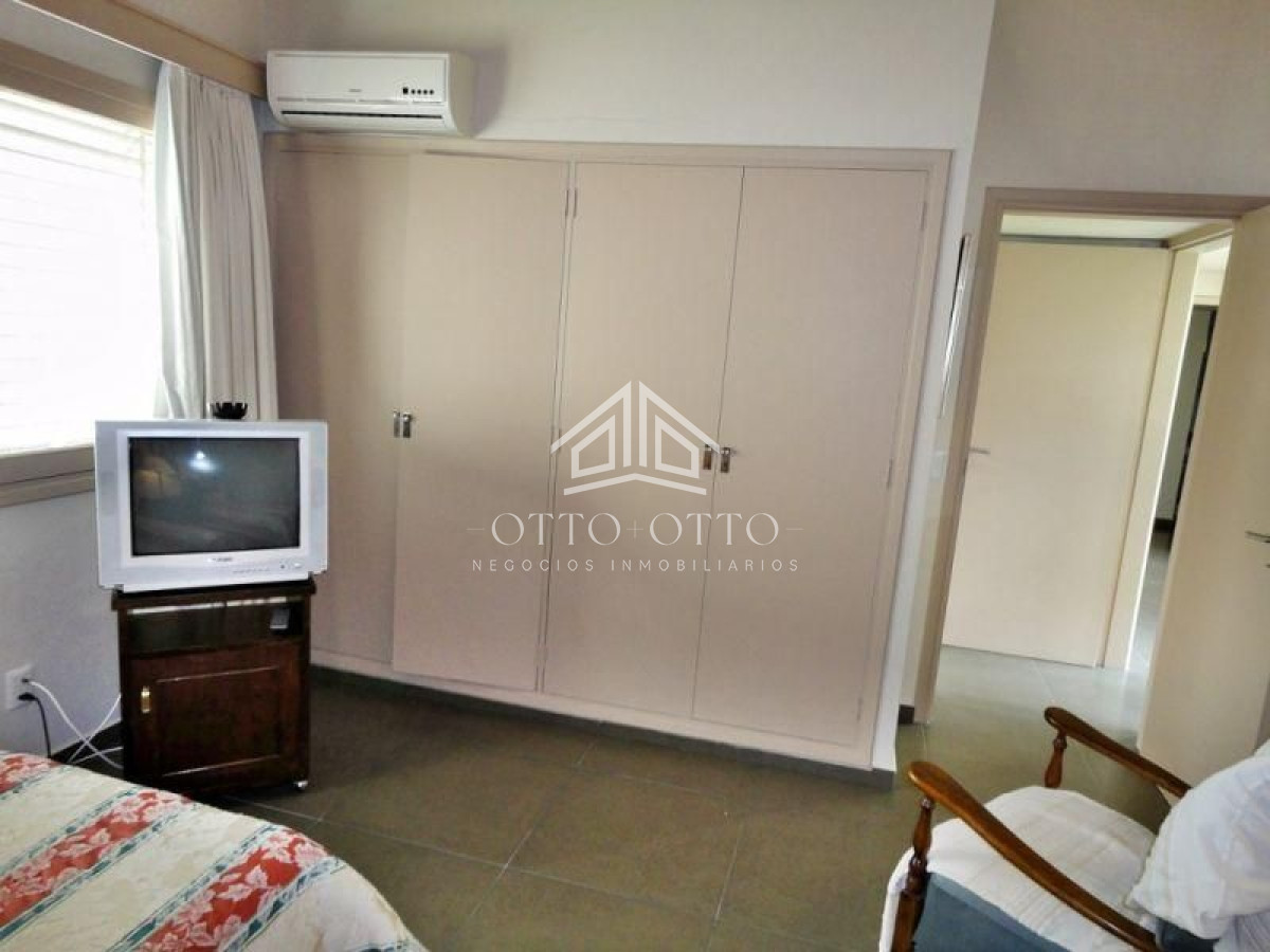 Casa ID.36 - Casa en venta y alquiler temporario Playa Mansa primera fila 4 dormitorios