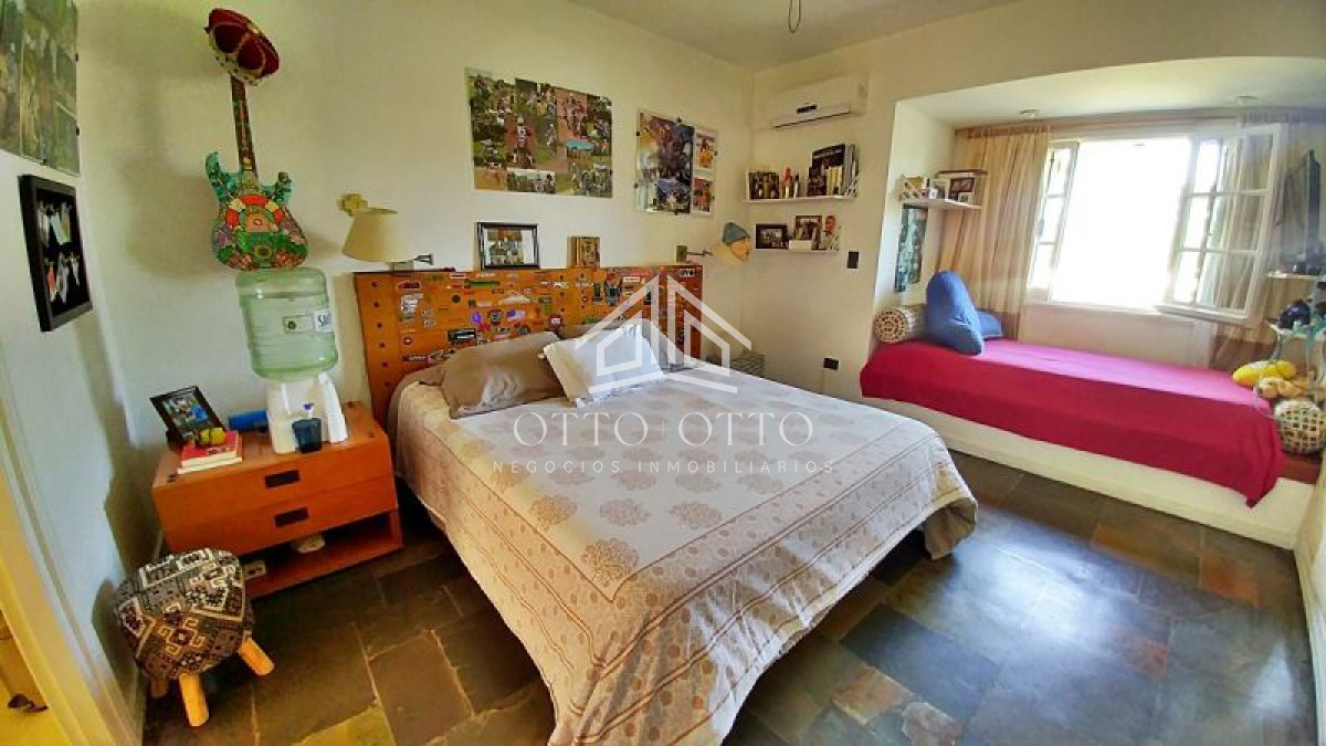 Casa ID.4431 - Casa en venta Playa Mansa  7 dormitorios 