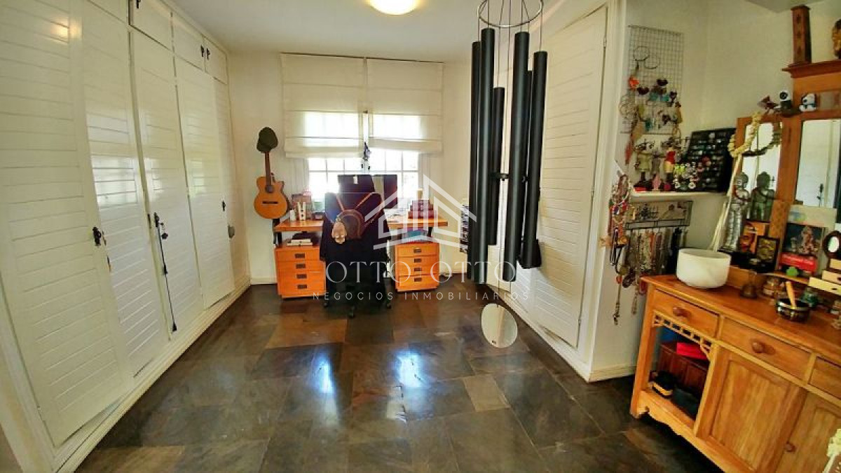 Casa ID.4431 - Casa en venta Playa Mansa  7 dormitorios 